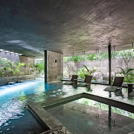 Luxe Jungle Apt 10Min To Beach Hot Tub King