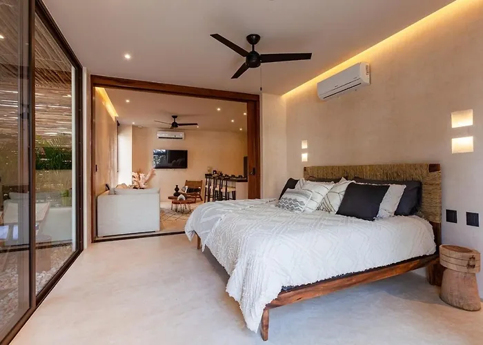 Encanto Luxe Jungle 10min Beachhot Tubking *