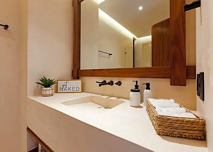 Encanto Luxe Jungle 10min Beachhot Tubking
